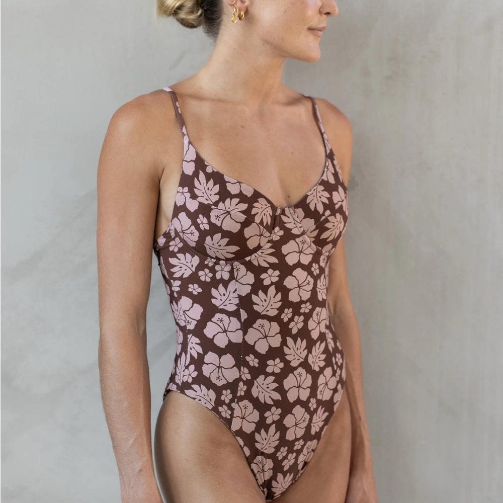NWT Lokahi Swimwear Peregian Brown Floral One Piece Swimsuit - Medium